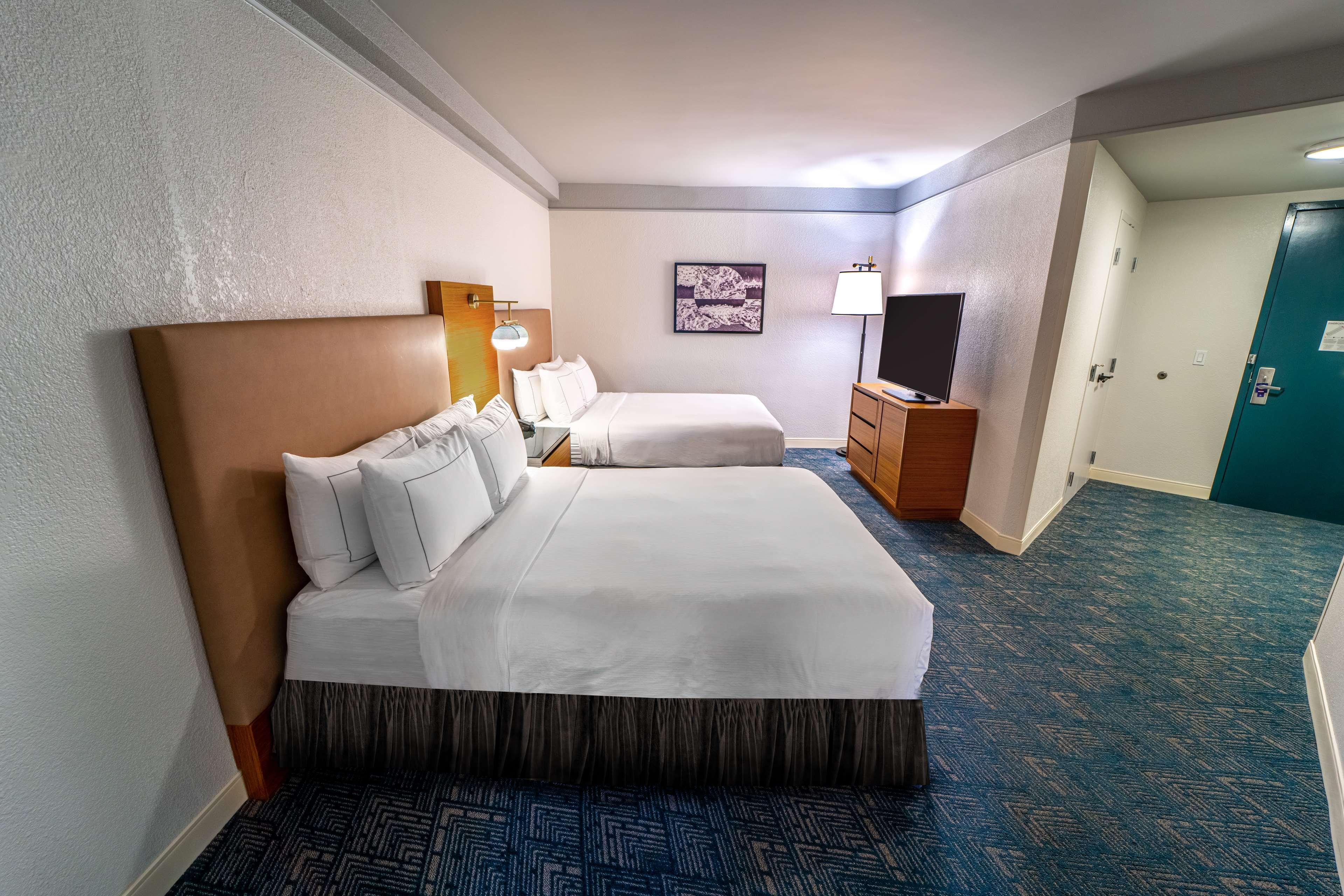 Doubletree By Hilton Tampa Rocky Point Waterfront Hotel Eksteriør billede