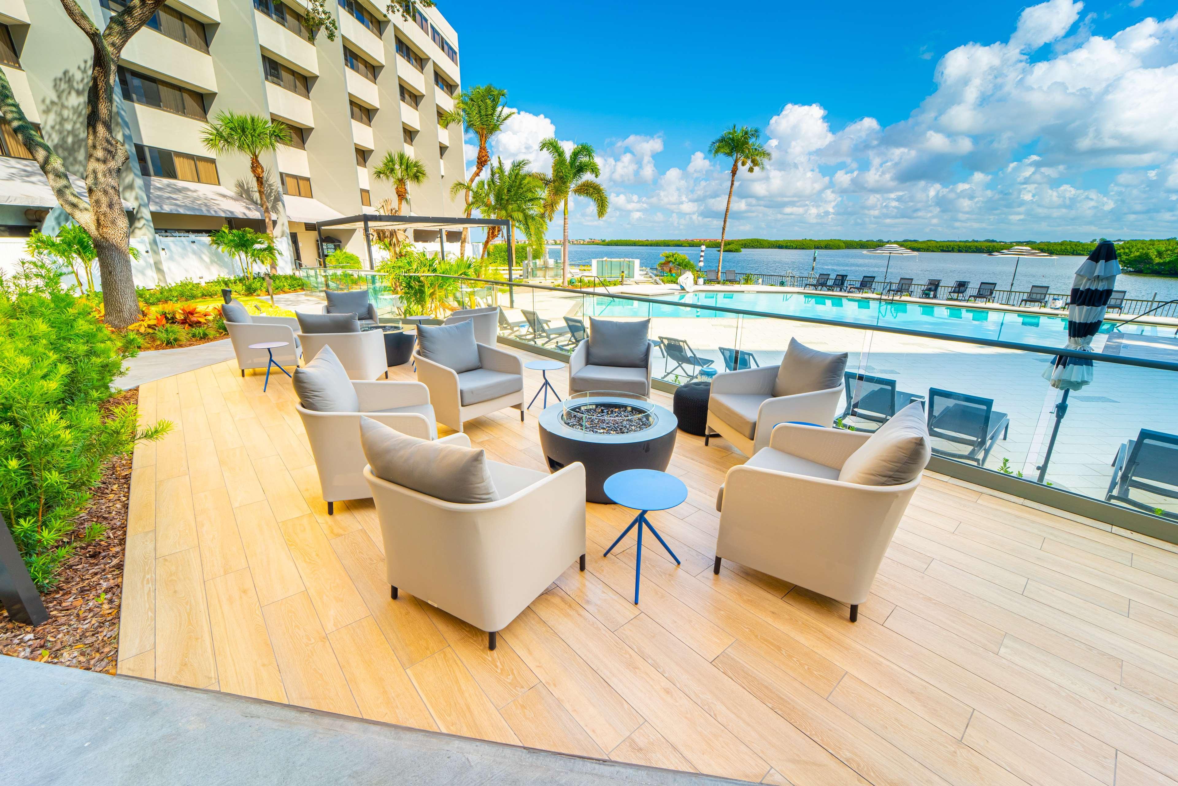 Doubletree By Hilton Tampa Rocky Point Waterfront Hotel Eksteriør billede
