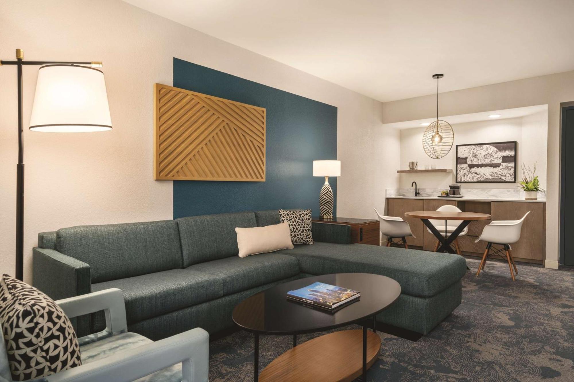 Doubletree By Hilton Tampa Rocky Point Waterfront Hotel Eksteriør billede