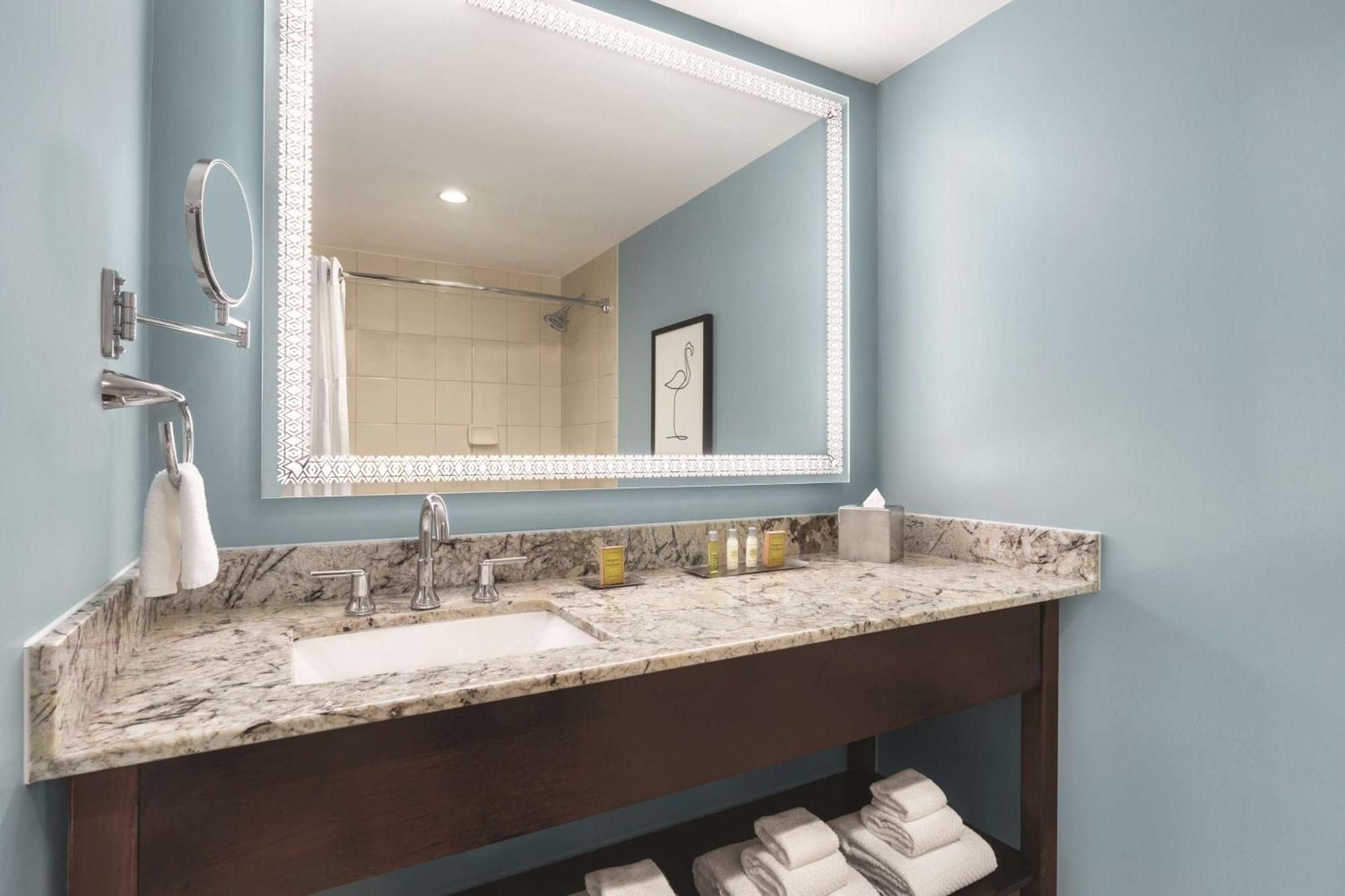 Doubletree By Hilton Tampa Rocky Point Waterfront Hotel Eksteriør billede