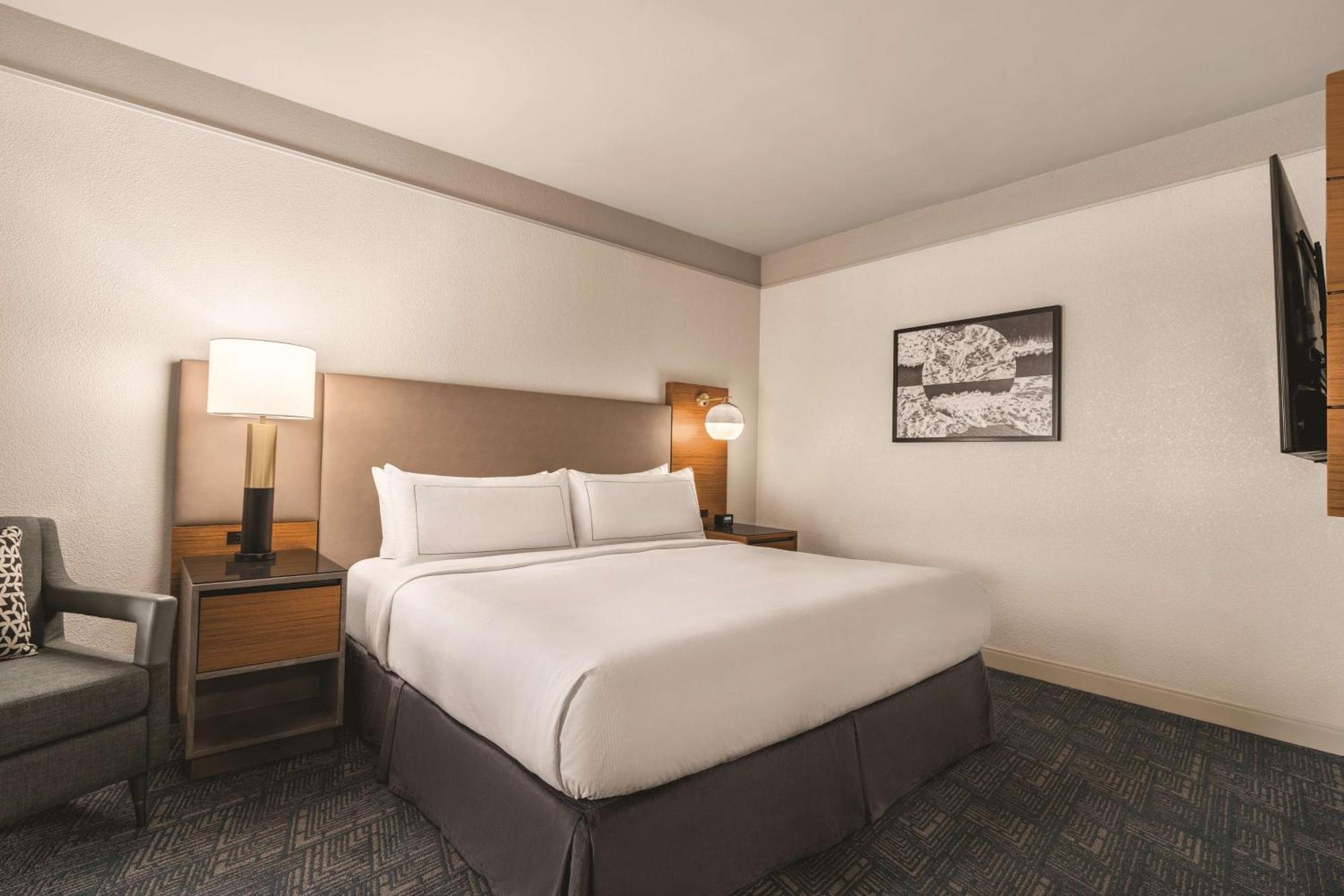 Doubletree By Hilton Tampa Rocky Point Waterfront Hotel Eksteriør billede