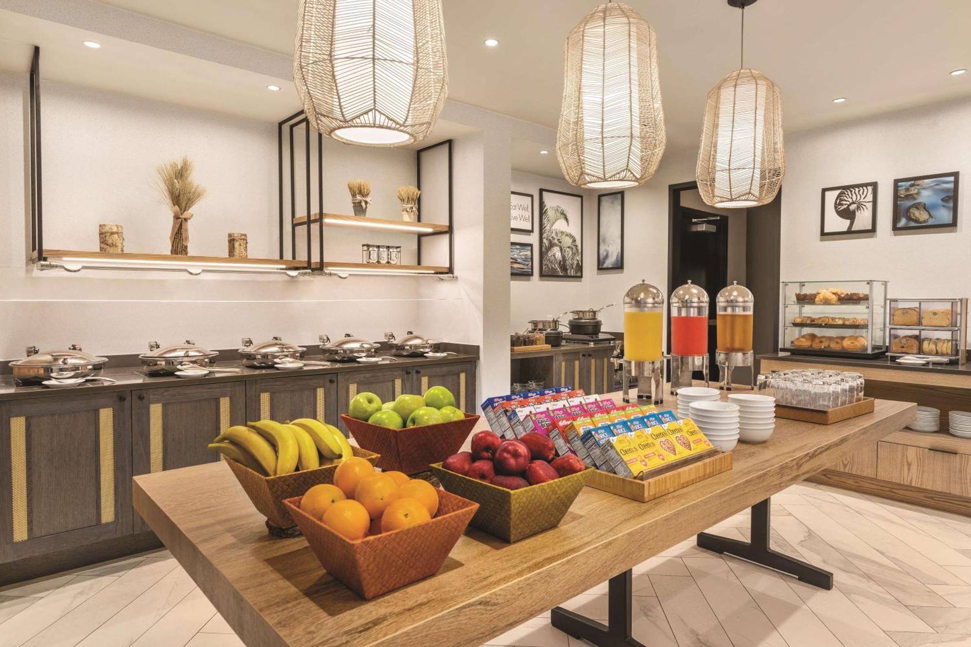 Doubletree By Hilton Tampa Rocky Point Waterfront Hotel Eksteriør billede