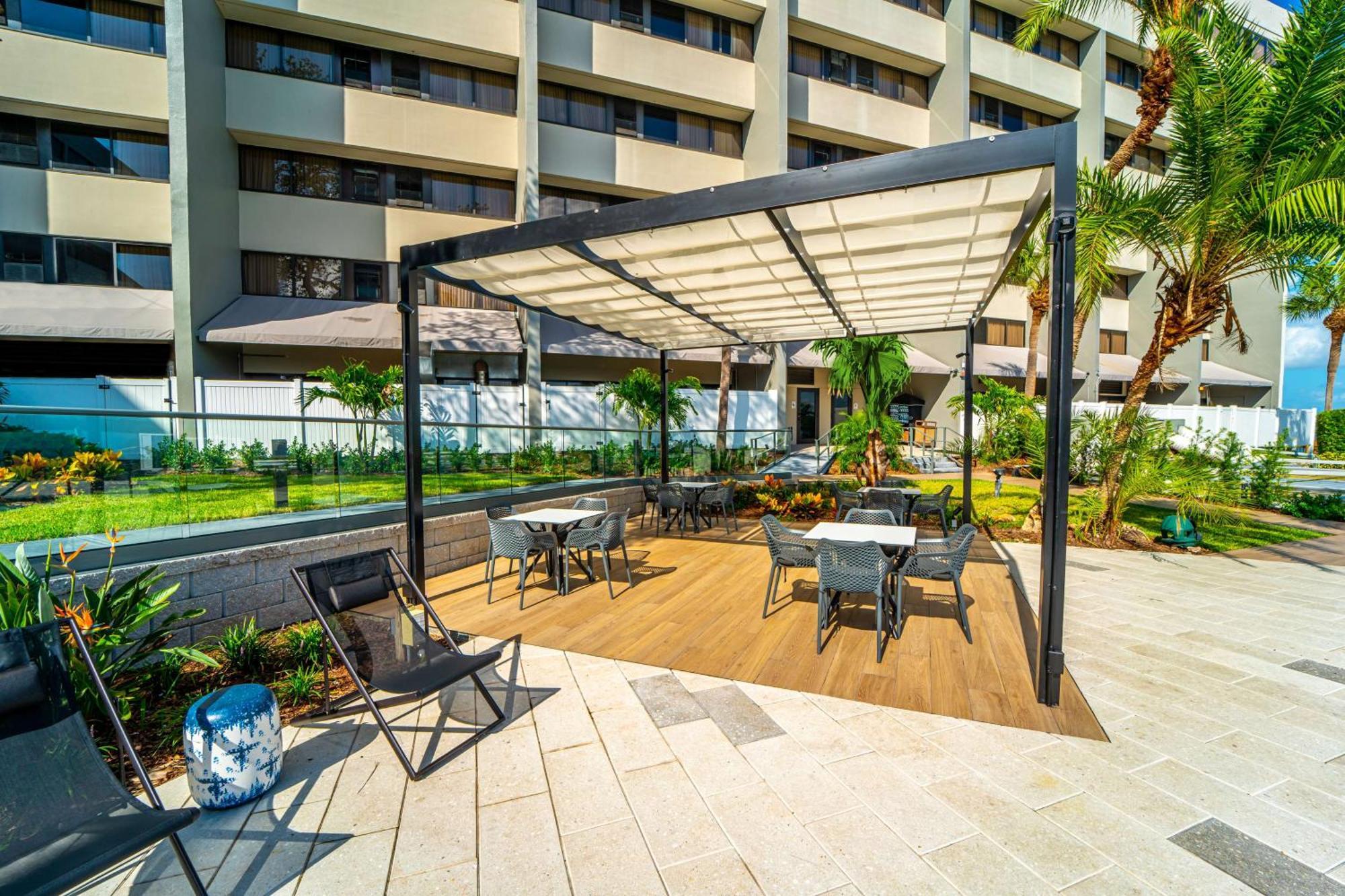 Doubletree By Hilton Tampa Rocky Point Waterfront Hotel Eksteriør billede