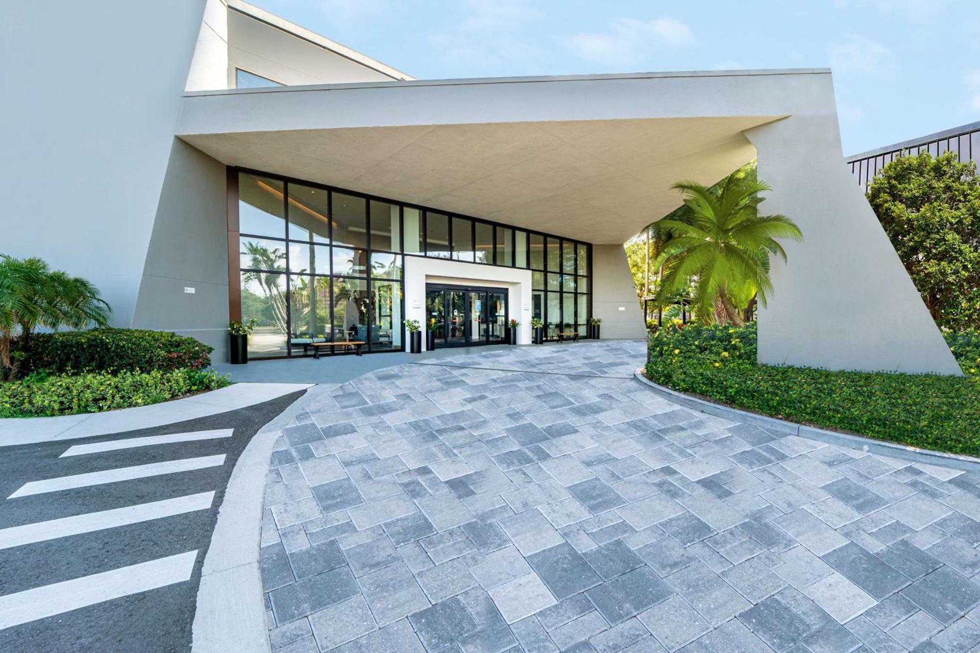 Doubletree By Hilton Tampa Rocky Point Waterfront Hotel Eksteriør billede