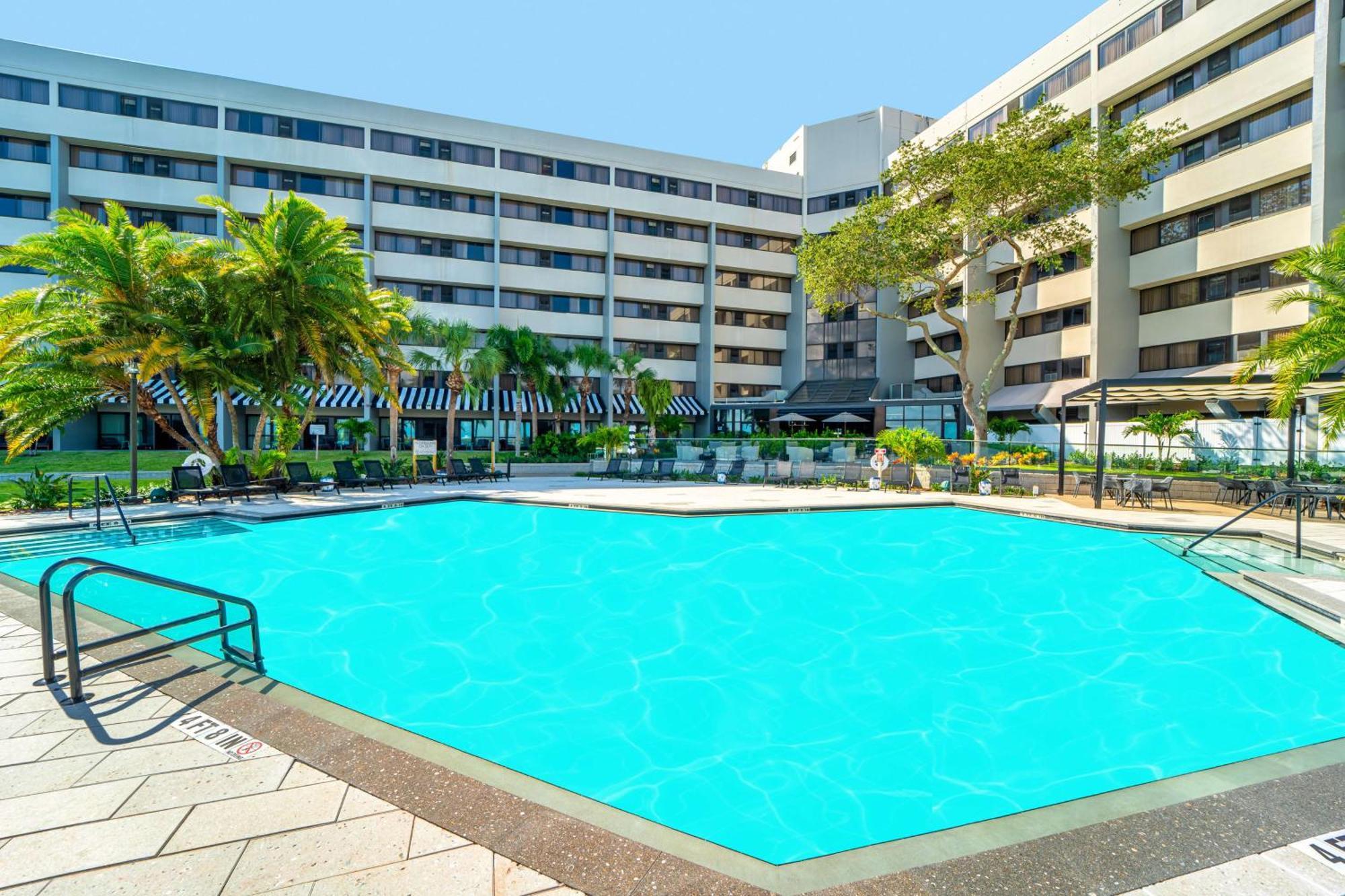 Doubletree By Hilton Tampa Rocky Point Waterfront Hotel Eksteriør billede